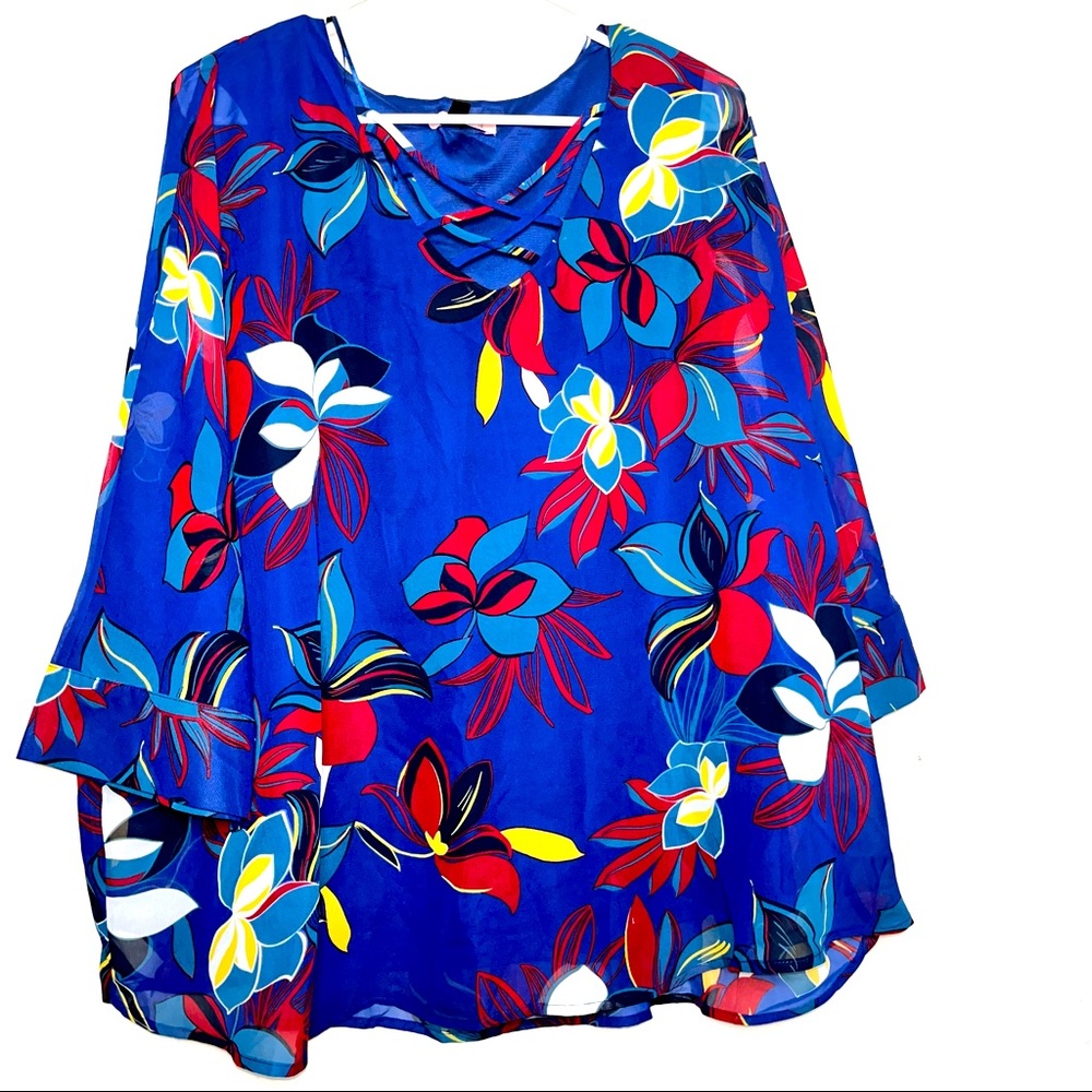 East Adeline 2X flower blouse